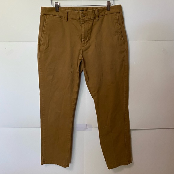 Old Navy Ultimate Slim Khakis - Picture 2 of 4